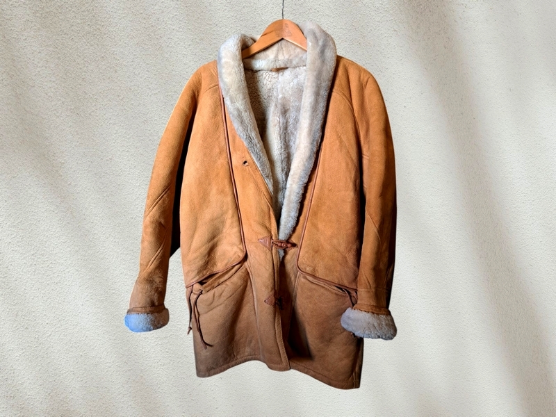 Vintage beige shearling coat woman 90s